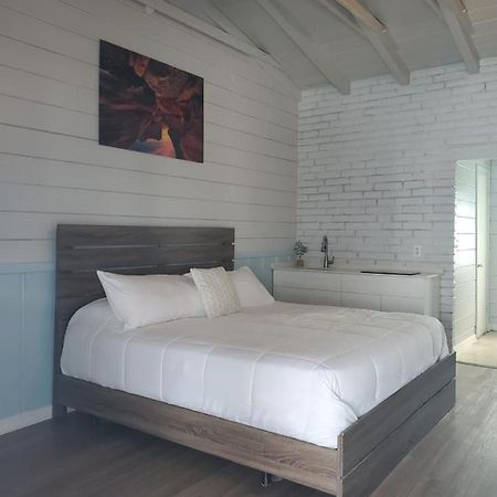 Hollywood Gardens Inn & Suites المظهر الخارجي الصورة