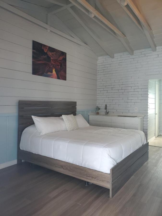 Hollywood Gardens Inn & Suites المظهر الخارجي الصورة